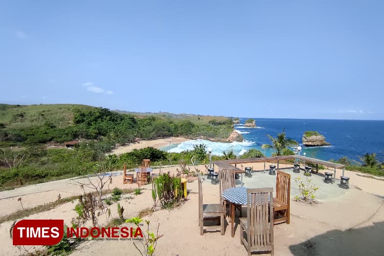 8 Pantai Terindah di Blitar yang Sajikan Pesona Alam dan Nilai Budaya