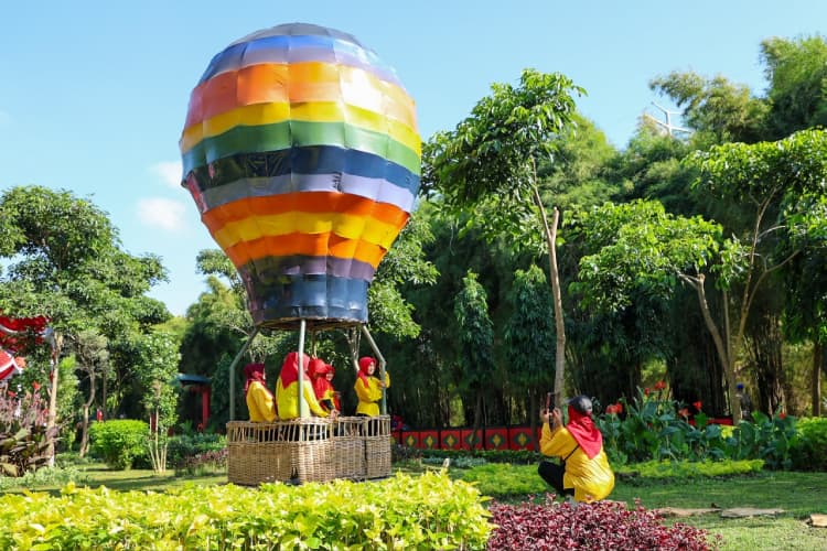 Oasis Baru di Tengah Kota Surabaya, Taman Harmoni Tawarkan Konsep Segar